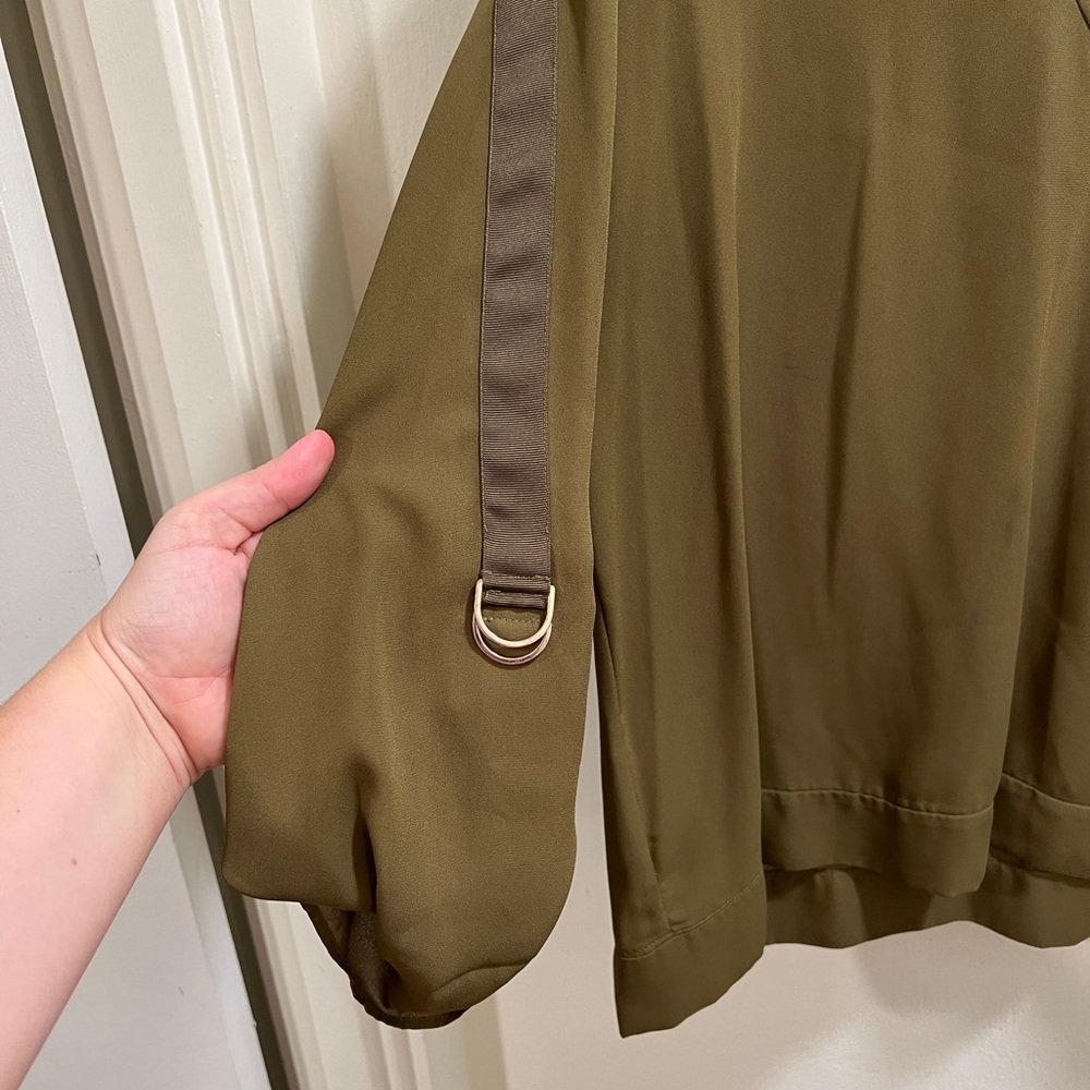 GREEN BLOUSE - Picture 2 of 5